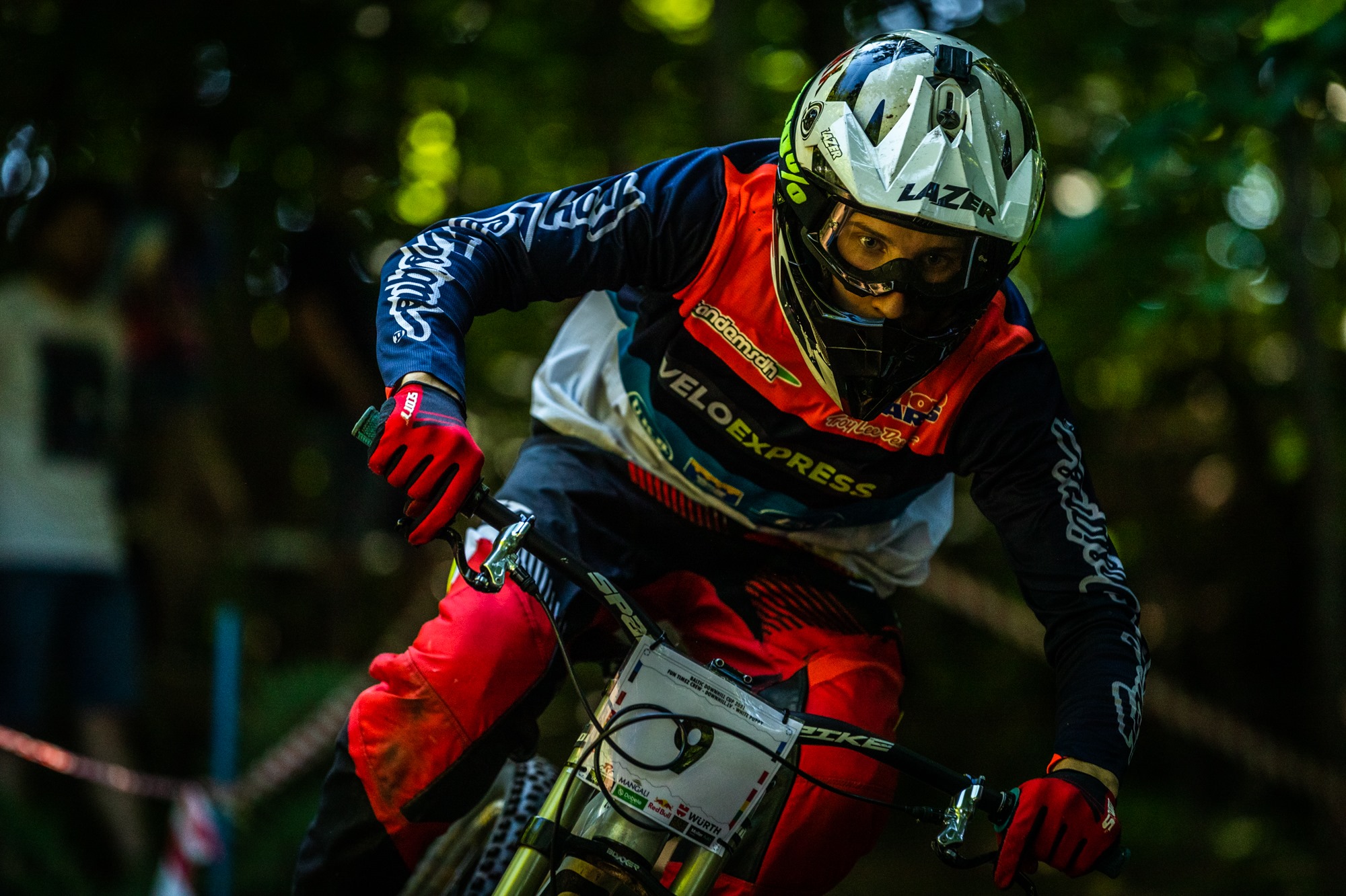 Kordes trasē noskaidroti Latvijas čempioni MTB Downhill