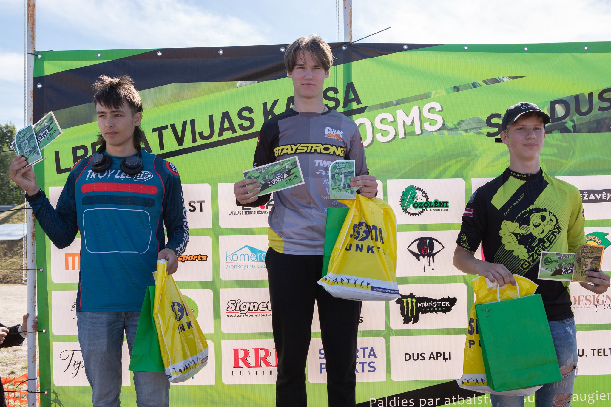 Saldū lieliskā gaisotnē aizvadīts Latvijas kausa BMX astotais posms