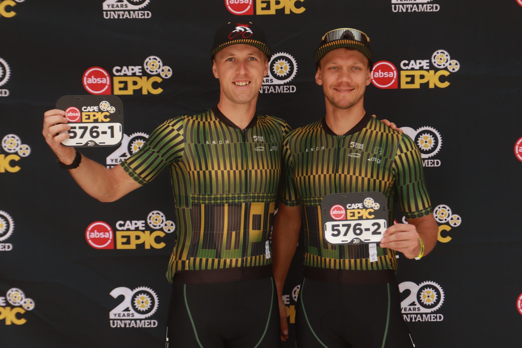 Latviešu vīri uzvar, dāmas otrās slavenā “absa Cape Epic” prologā