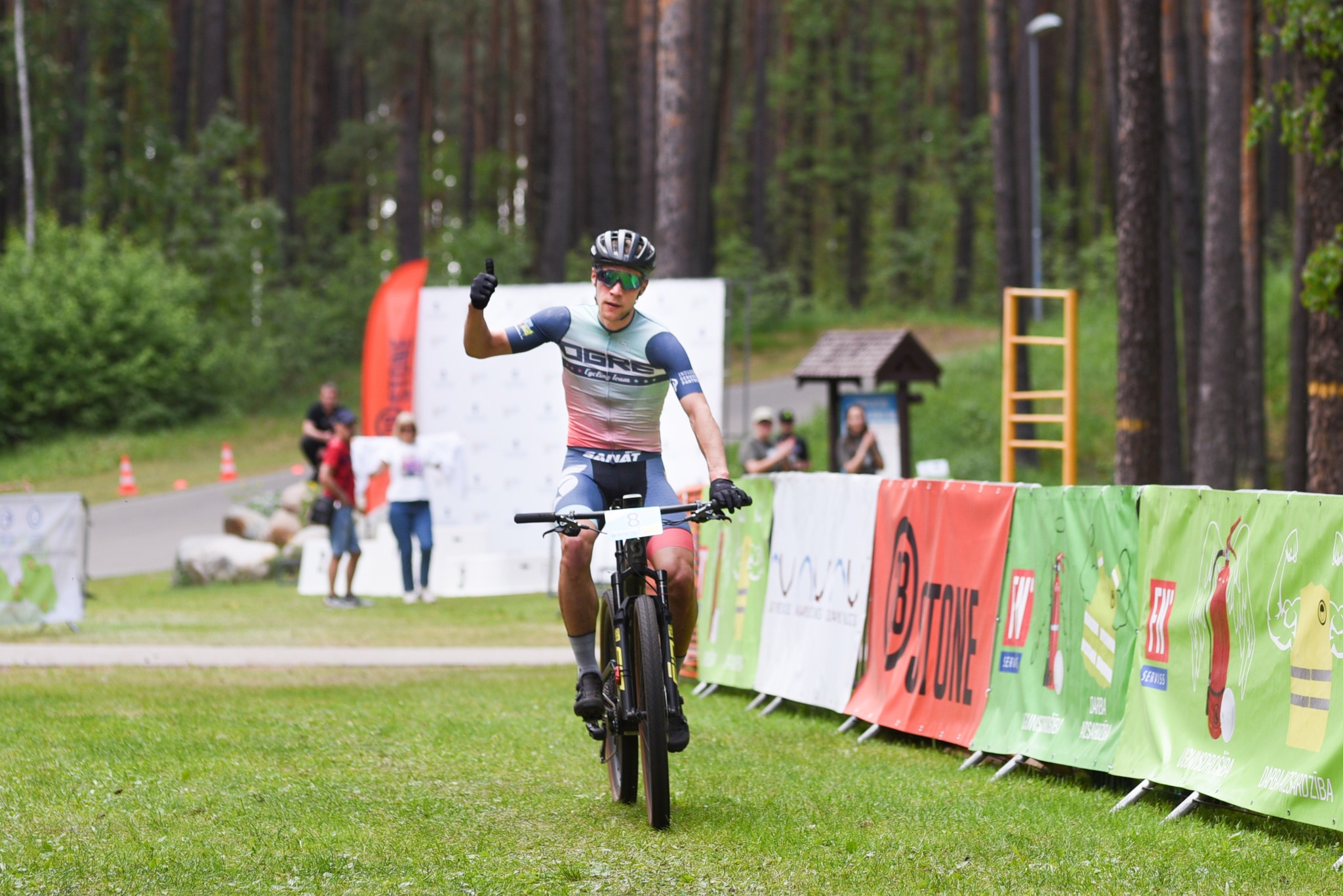 Kļaviņš un Jaunslaviete-Kipure triumfē “cb – xp” LK MTB XCO Daugavpils posmā