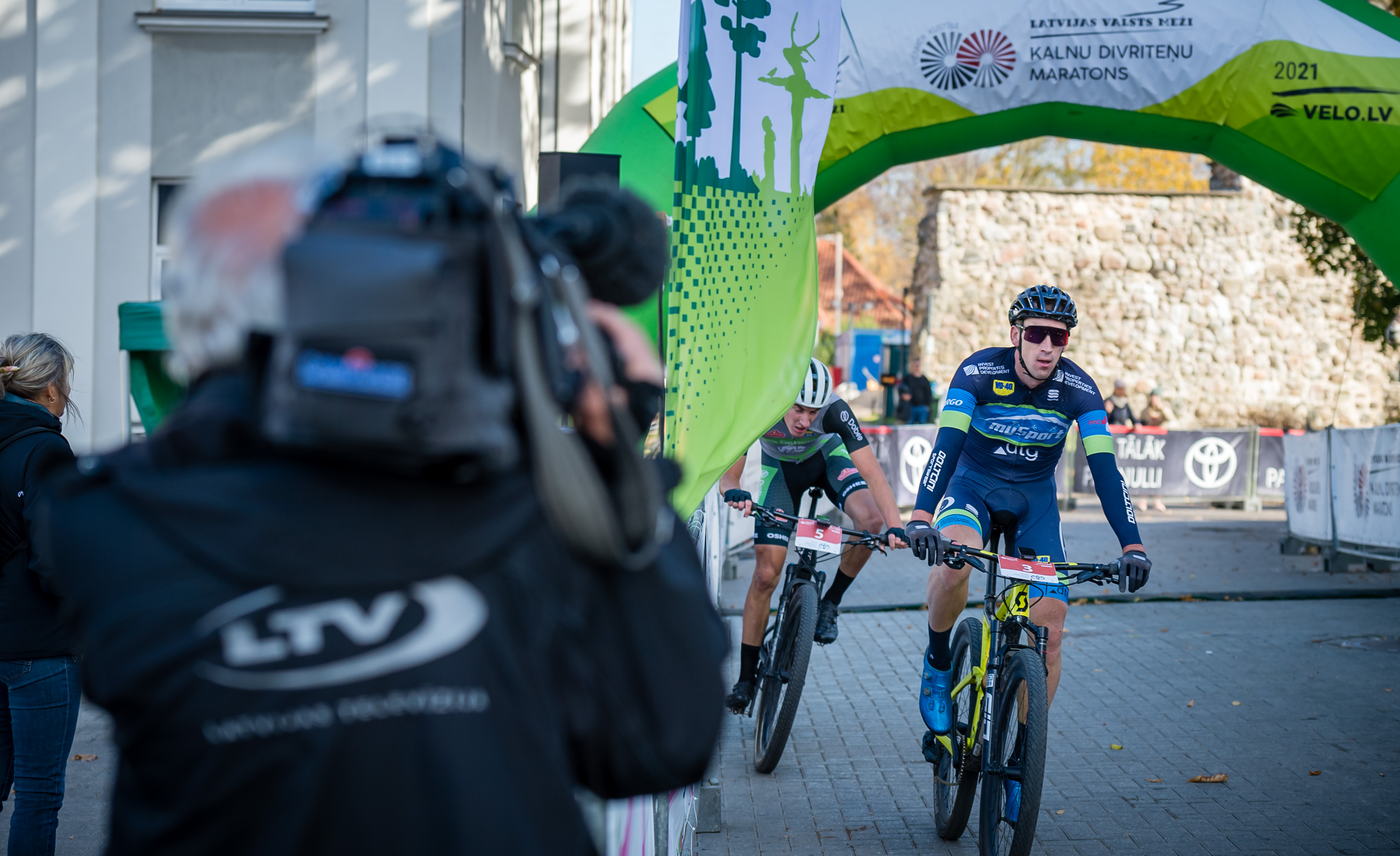 Riteņbraukšanas klasikā Cēsis – Valmiera negaidīti uzvar Ālītis   