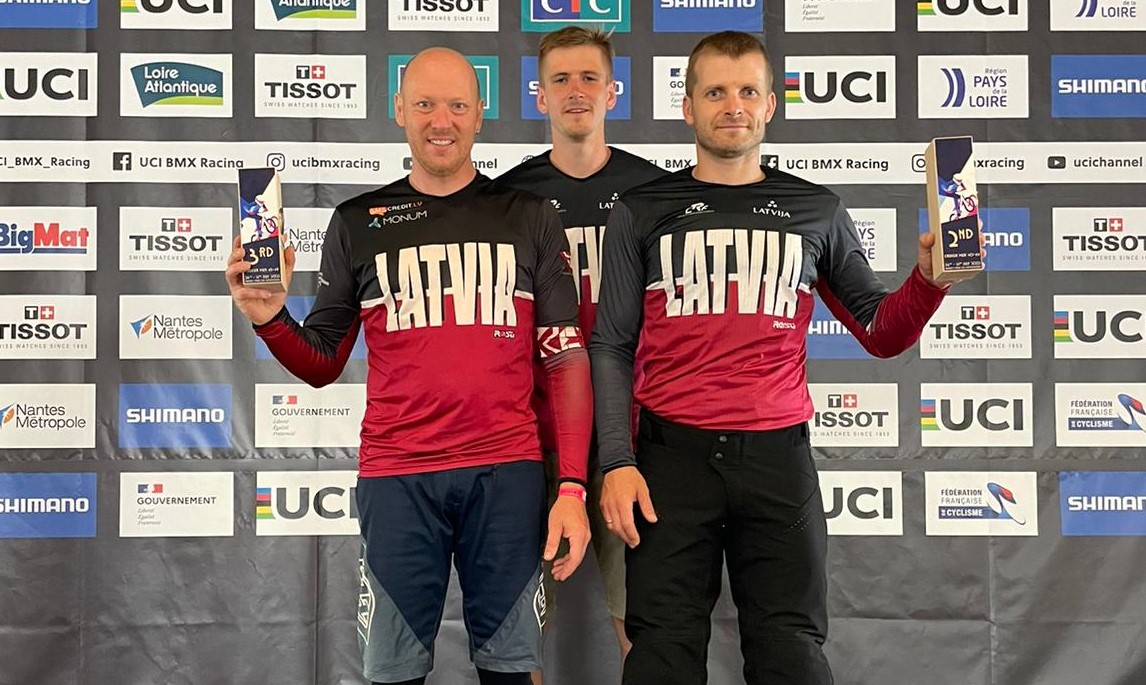Jelgavnieki Jonkus un Lānso izcīna godalgas PČ BMX krūzeriem