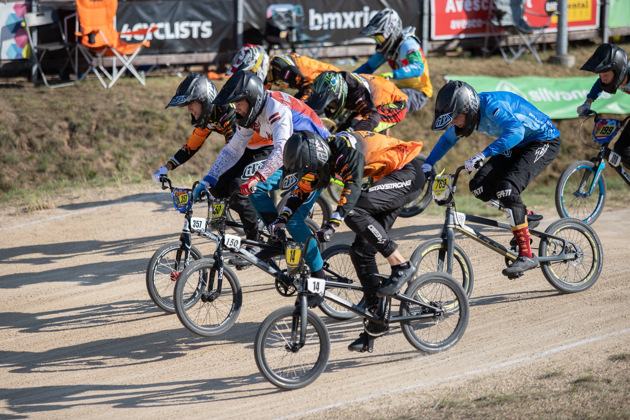 Lieliskā atmosfērā Rīgā aizvadīts Latvijas BMX kausa septītais posms