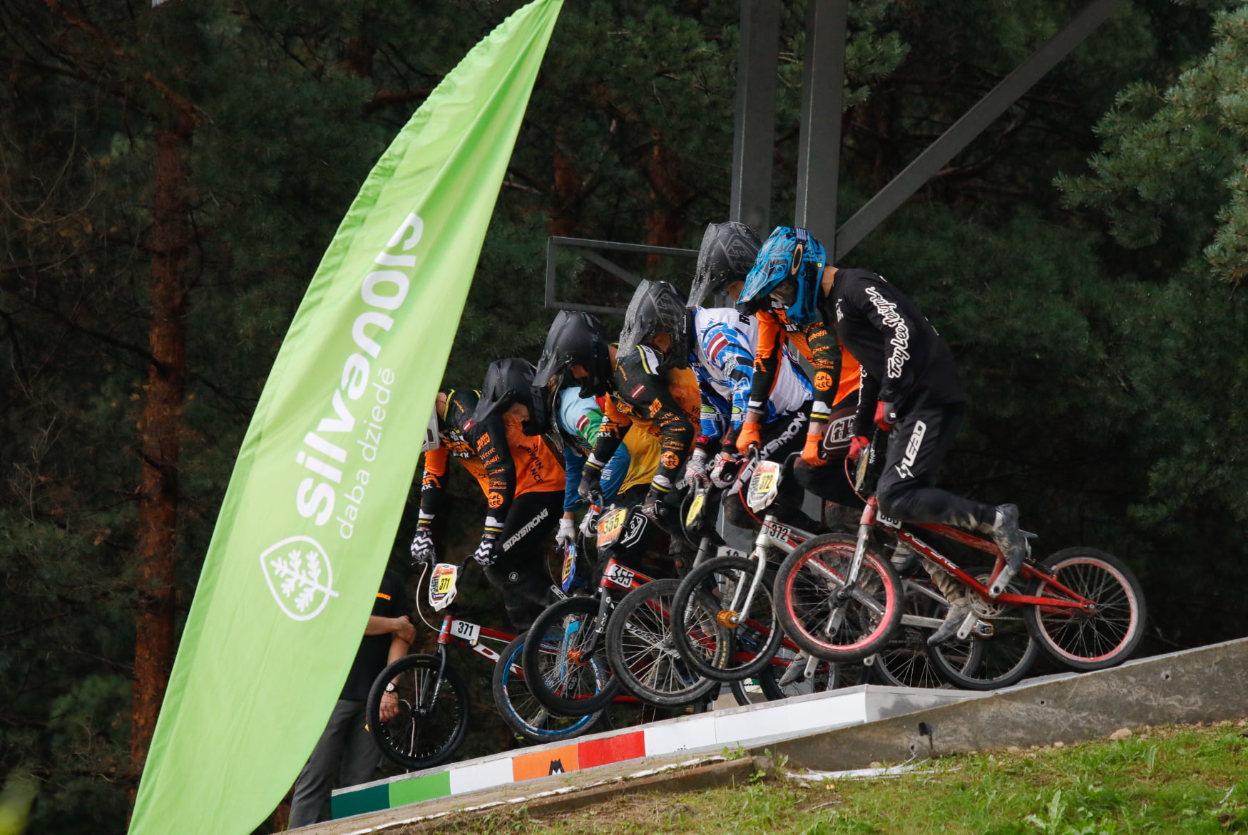 Rīgā aizvadīts “Bonava” Latvijas BMX kausa trešais posms   