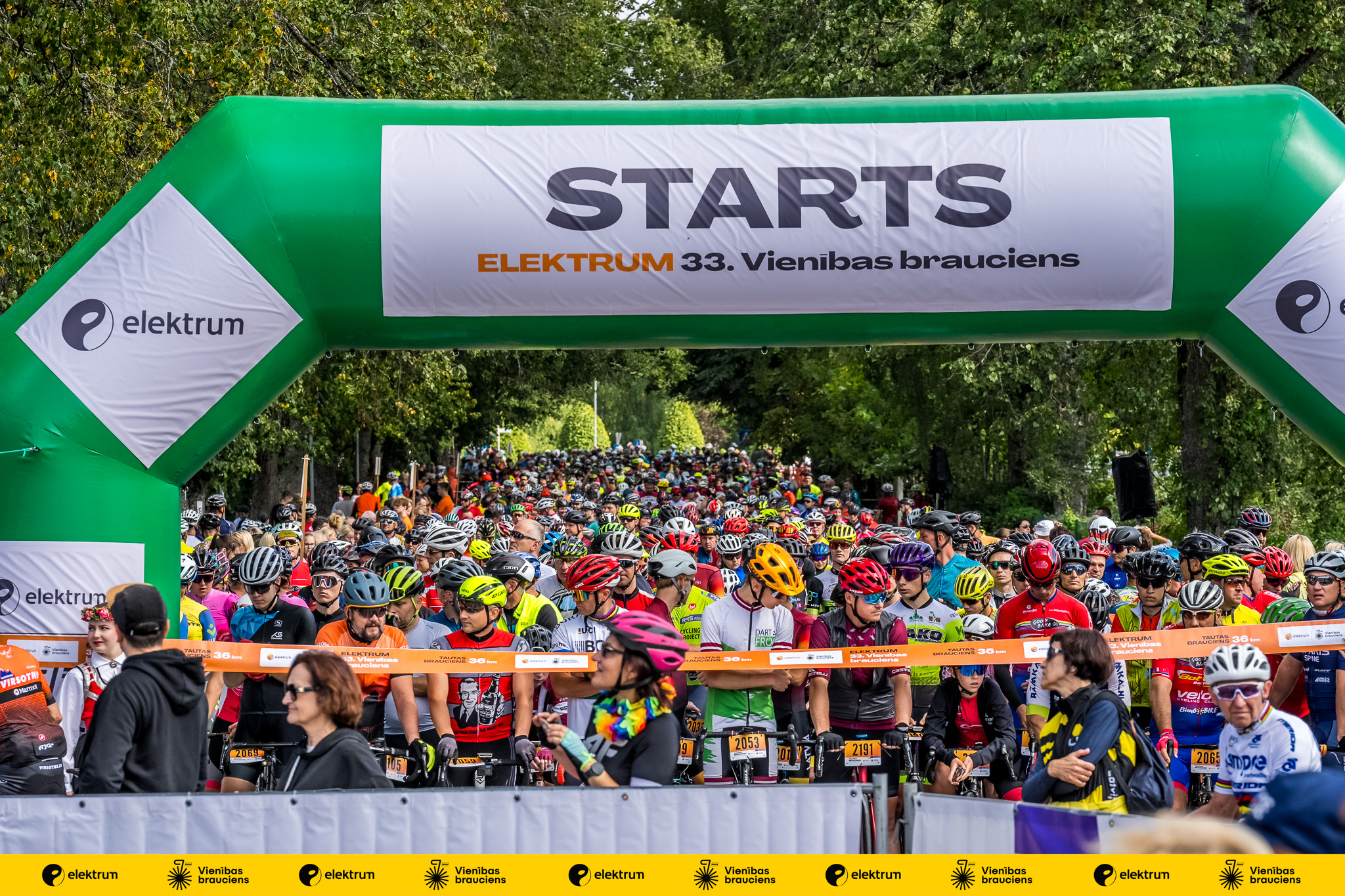 Krāšņi, patriotiski un sportiski aizvadīts “Elektrum” Vienības brauciens