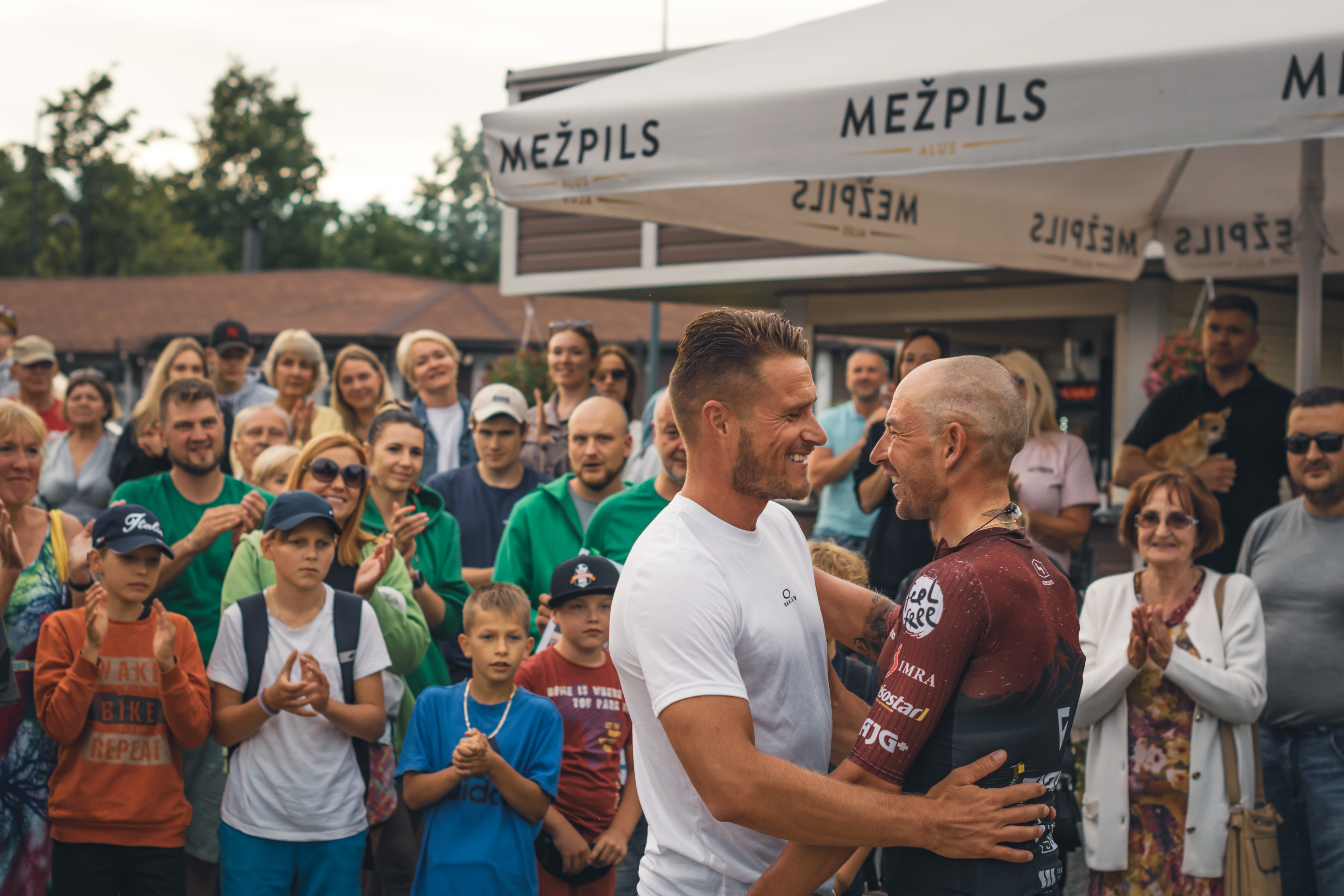 Latvijā uzstādīts jauns Ginesa pasaules rekords – nedēļas laikā nomīti 3559 kilometri 