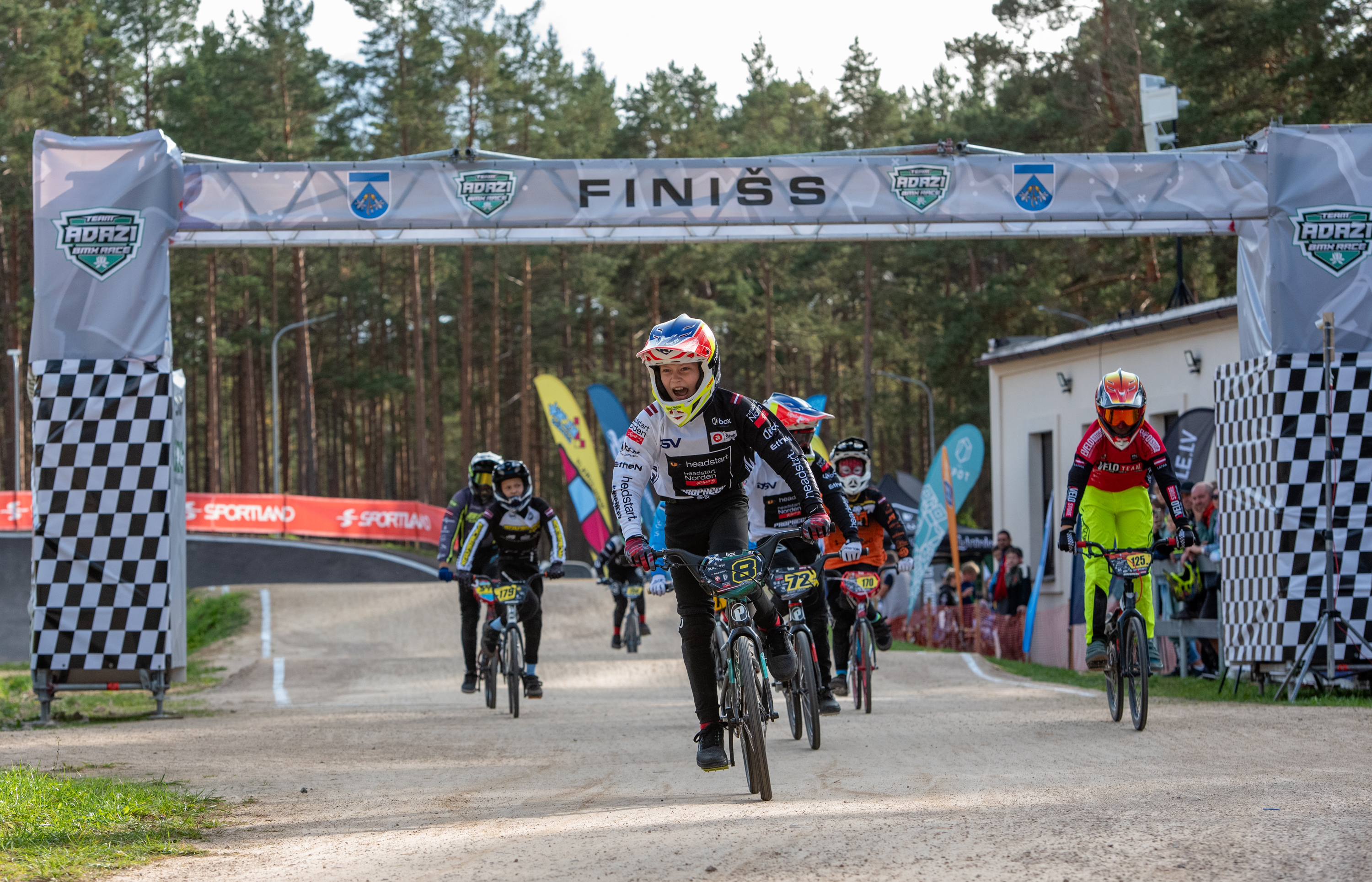 “Crystal Dent” BMX LK sezonai trekns punkts likts jaunajā Ādažu trasē