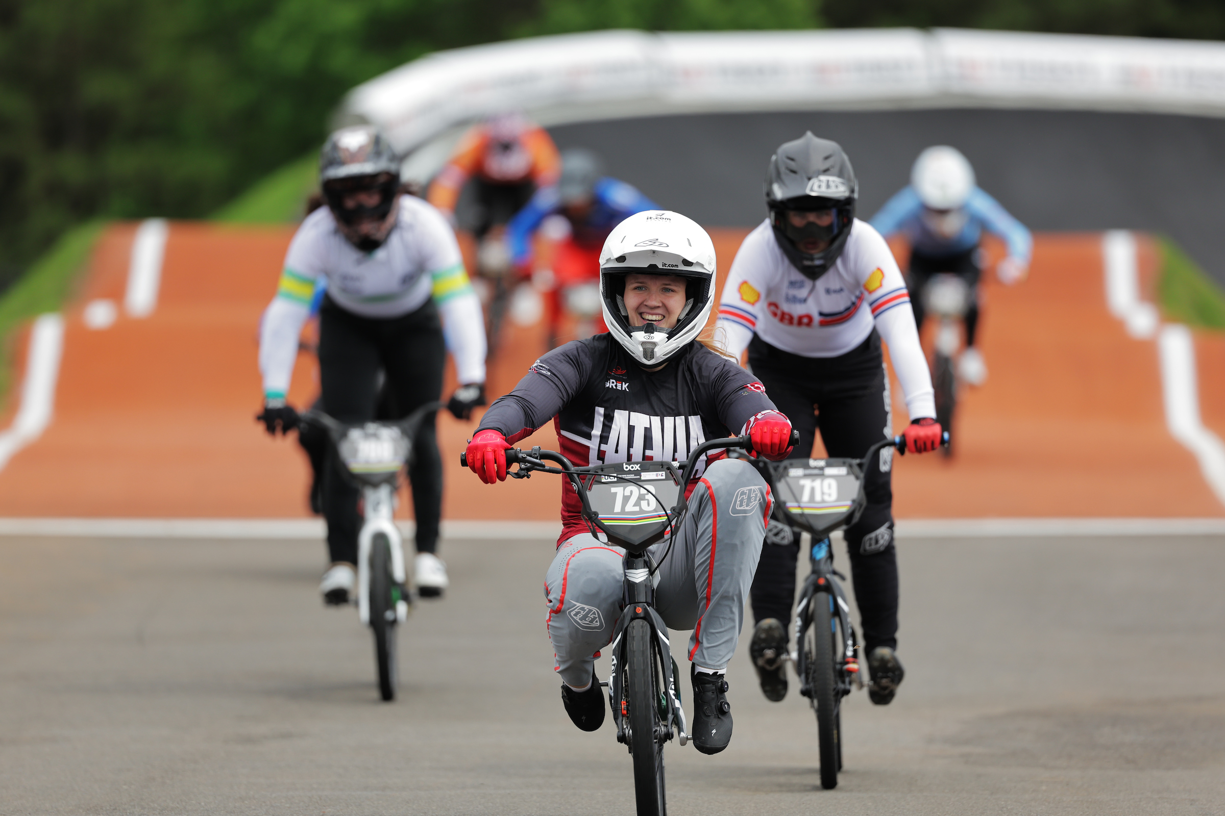 Stūriška kļūst par Pasaules BMX čempioni dāmu U23 grupā