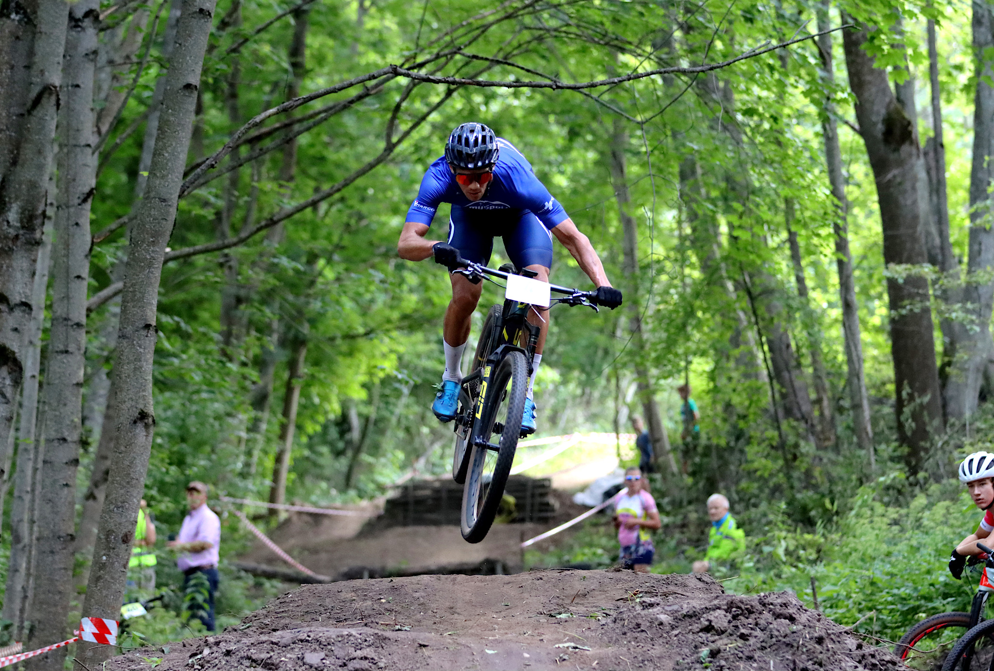 Muižnieks un Ermane-Marčenko uzvar “Velo Saldus XCO” krosā + FOTO Galerijas 