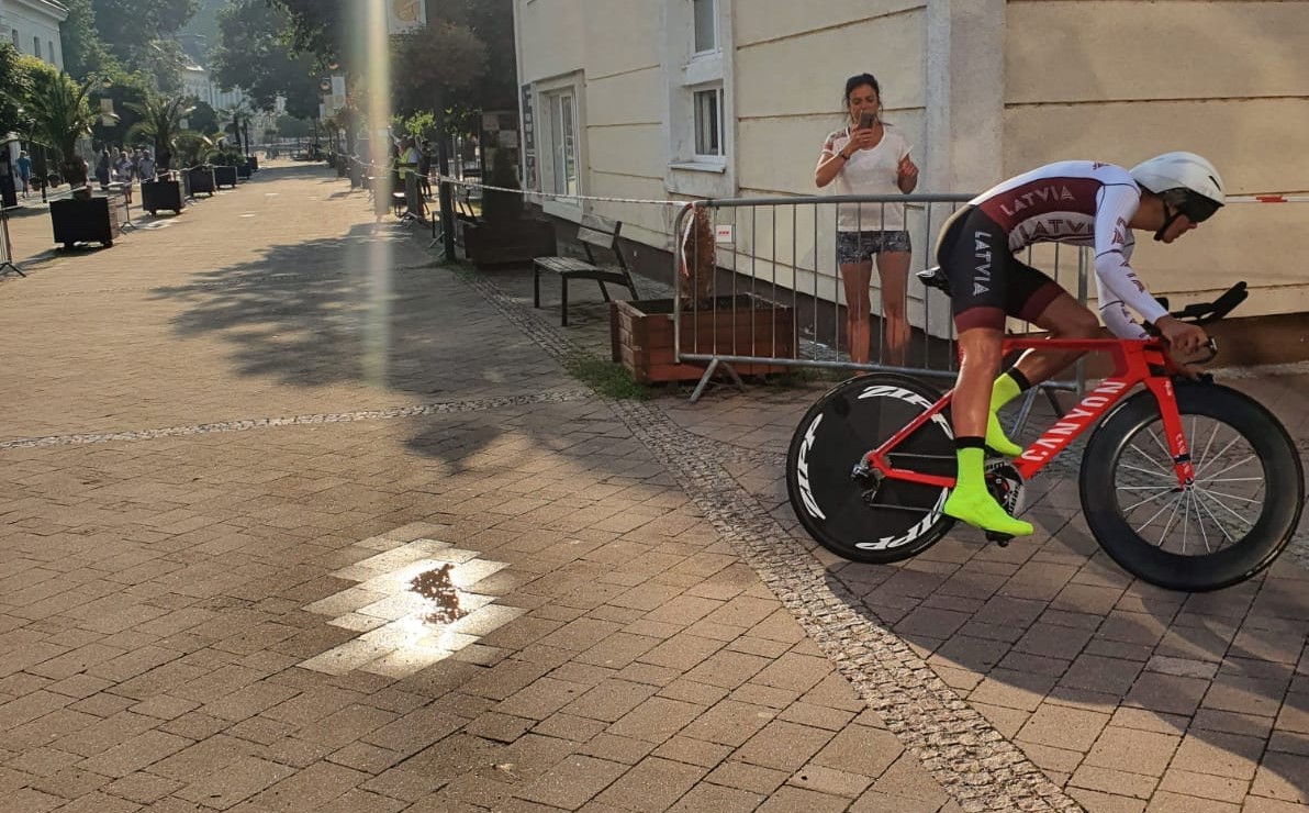 Kaļveršs un Marčenko izcīna vietas TOP 30 EČ solo braucienā   
