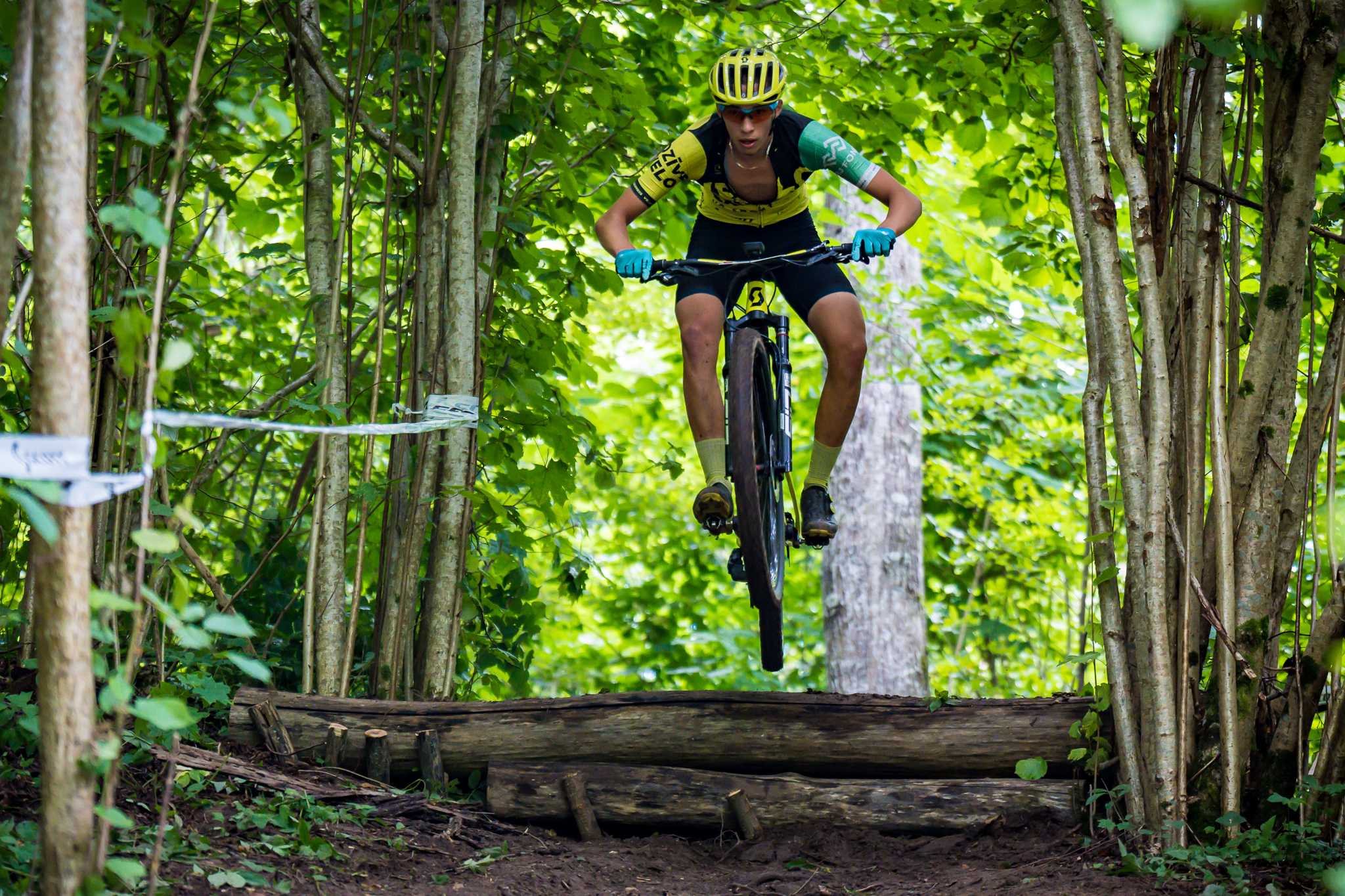 FOTO, VIDEO: Kamparkalna trasē sekmīgi aizvadīts “VeloExpress” LČ MTB XCO krosā