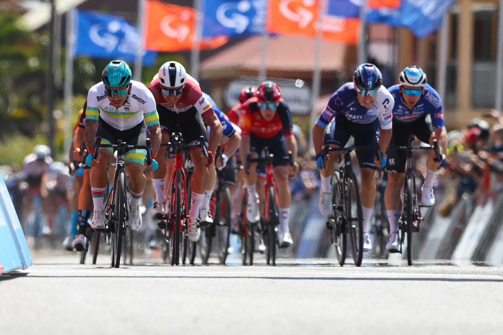 Liepiņš izdzīvo pēdējo kalnu un izcīna augsto septīto vietu prestižā “Tour Down Under” 2. posmā + VIDEO