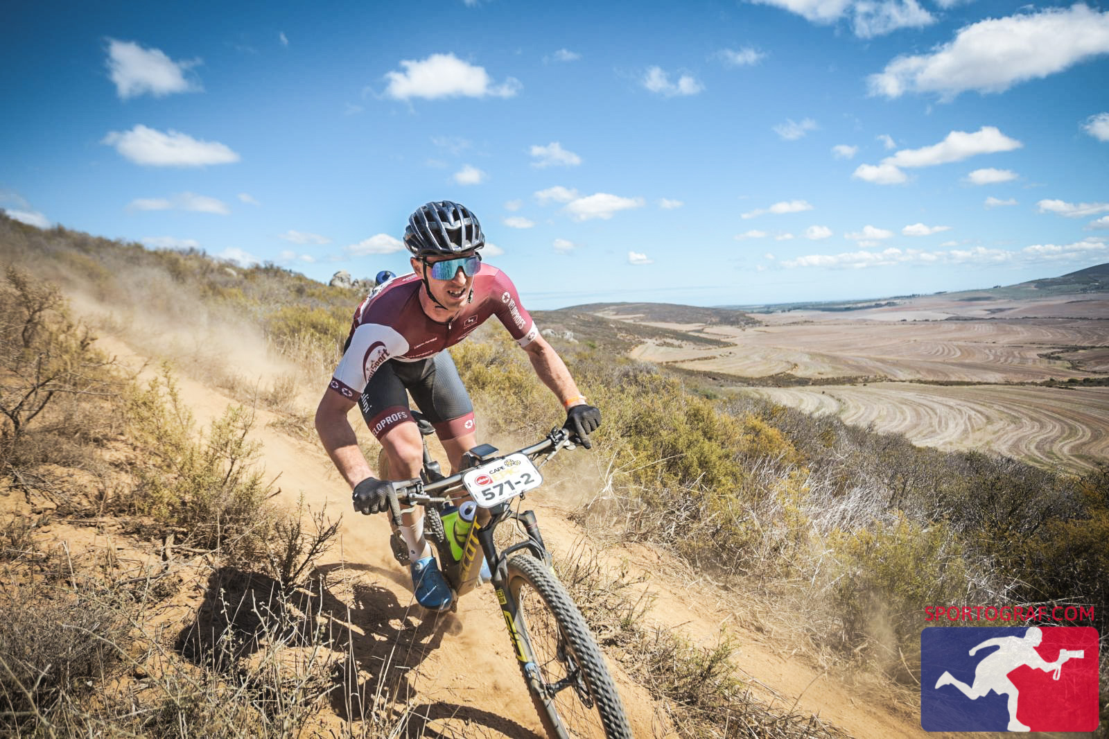 Priževoits un Purniņš “Cape Epic” 3. posmā izcīna 4. vietu starp amatieriem