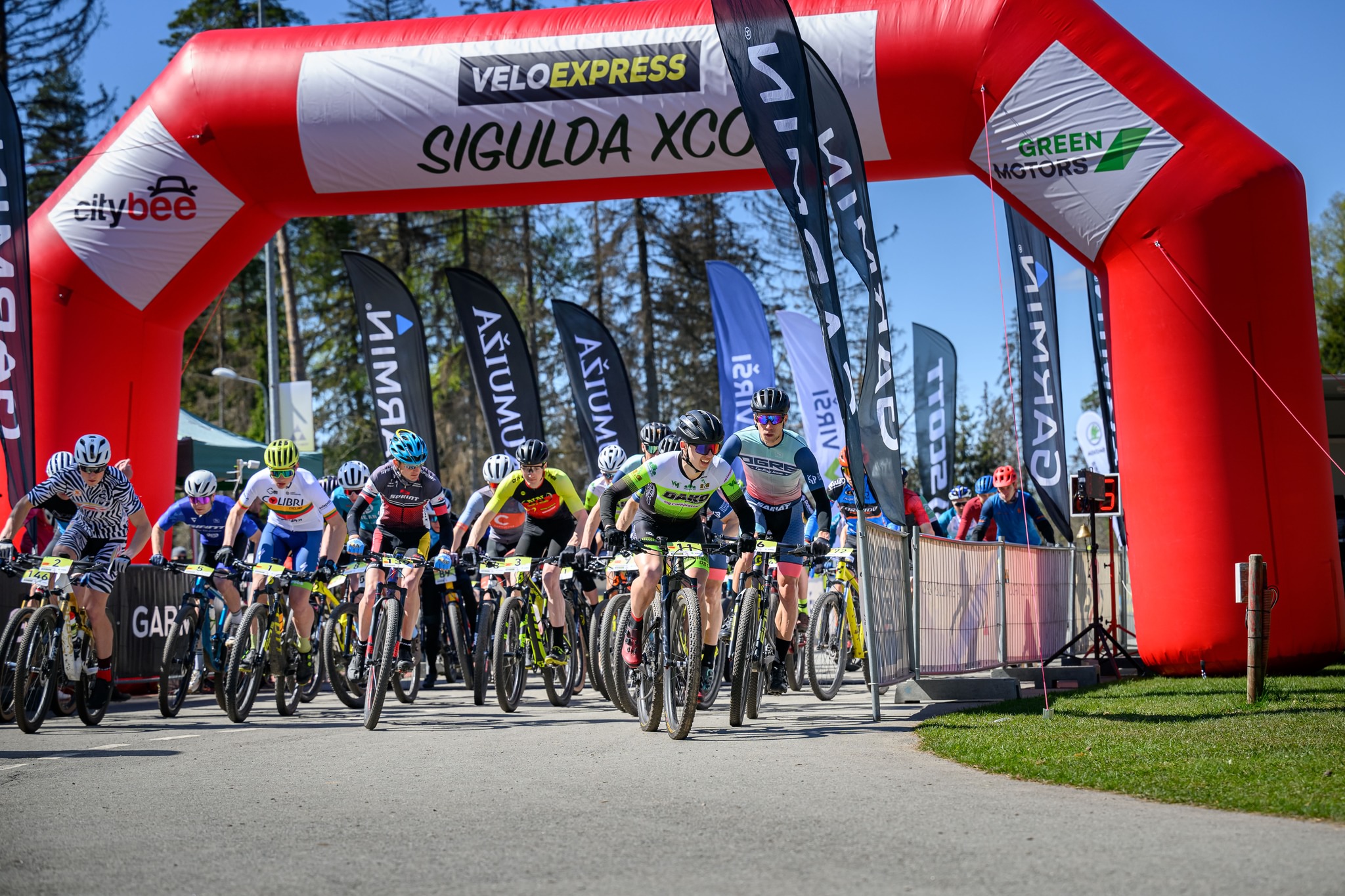 Ar aizraujošo “VeloExpress Sigulda XCO” krosu startējusi Latvijas kausa sezona + VIDEO