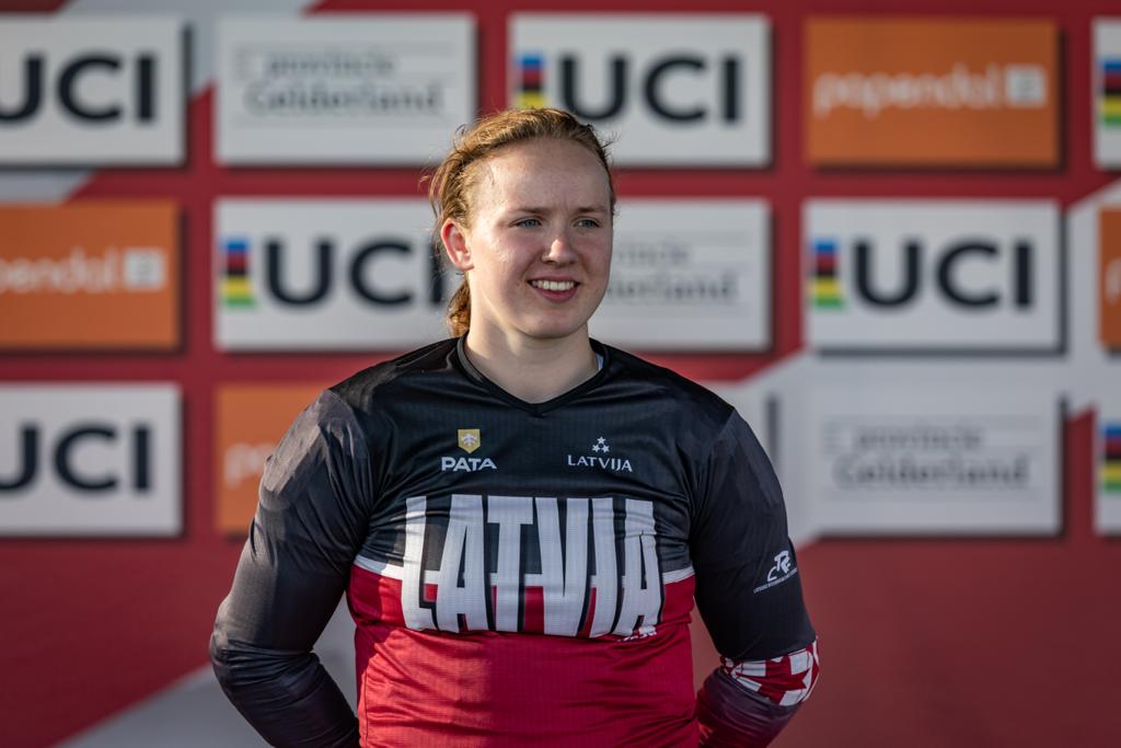 Stūriškai otrā uzvara divās dienās Pasaules kausā BMX superkrosā dāmu U23 grupā