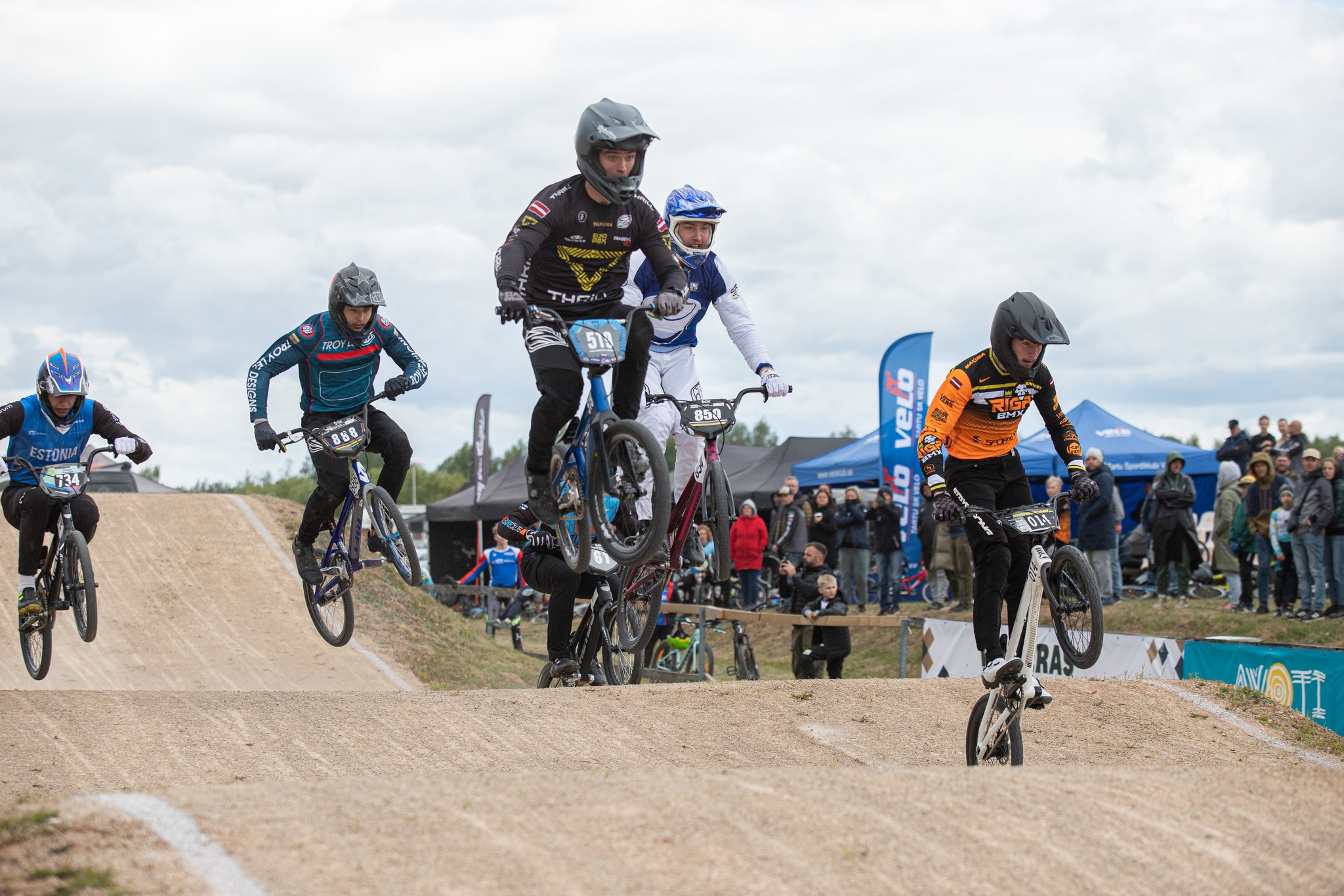 Treimanim piektā un sestā vieta UCI līmeņa BMX sacensībās Šveicē