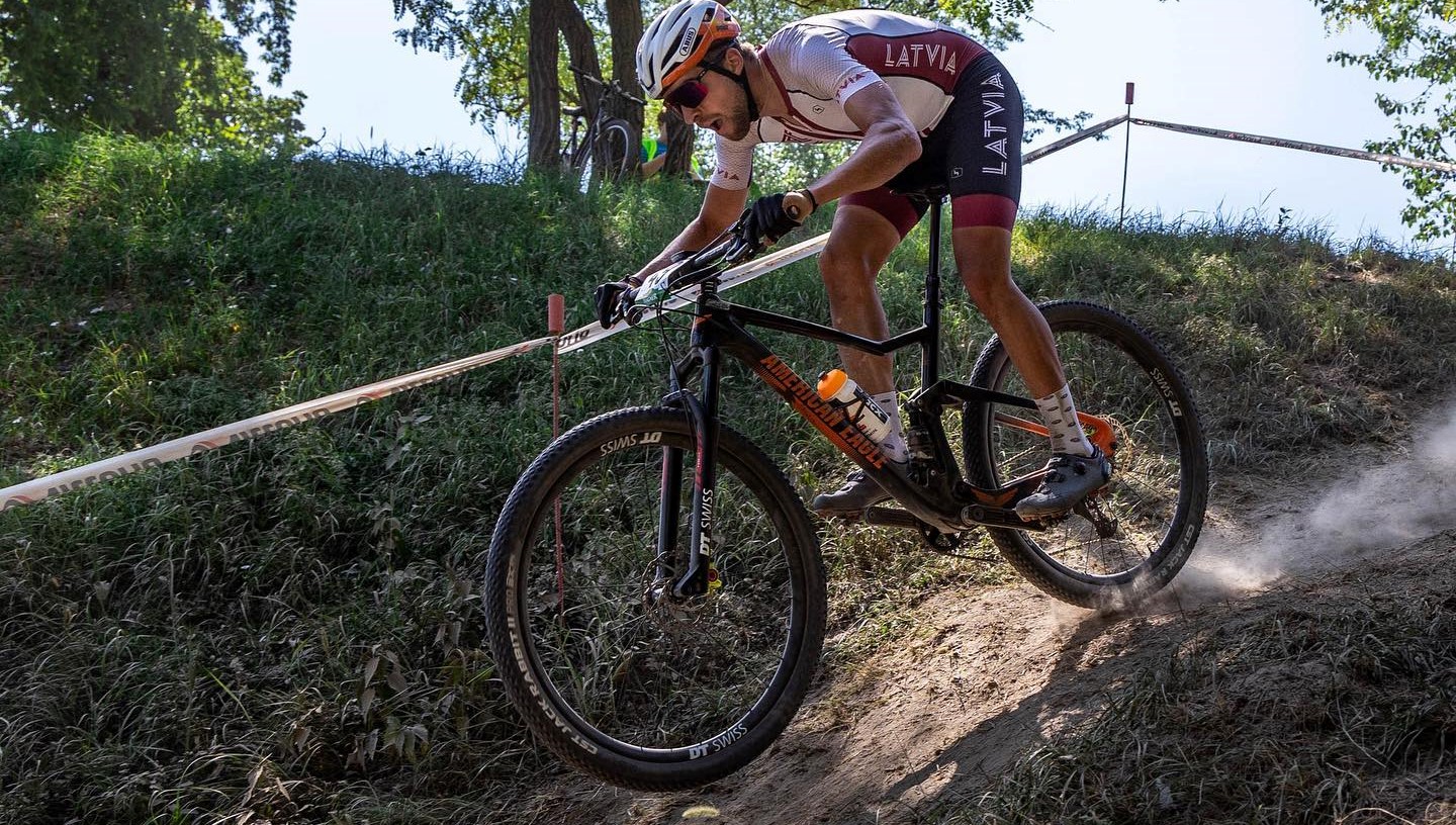 Blūms patīkami pārsteidz – Eiropas čempionātā MTB XCO krosā izcīna ceturto vietu   