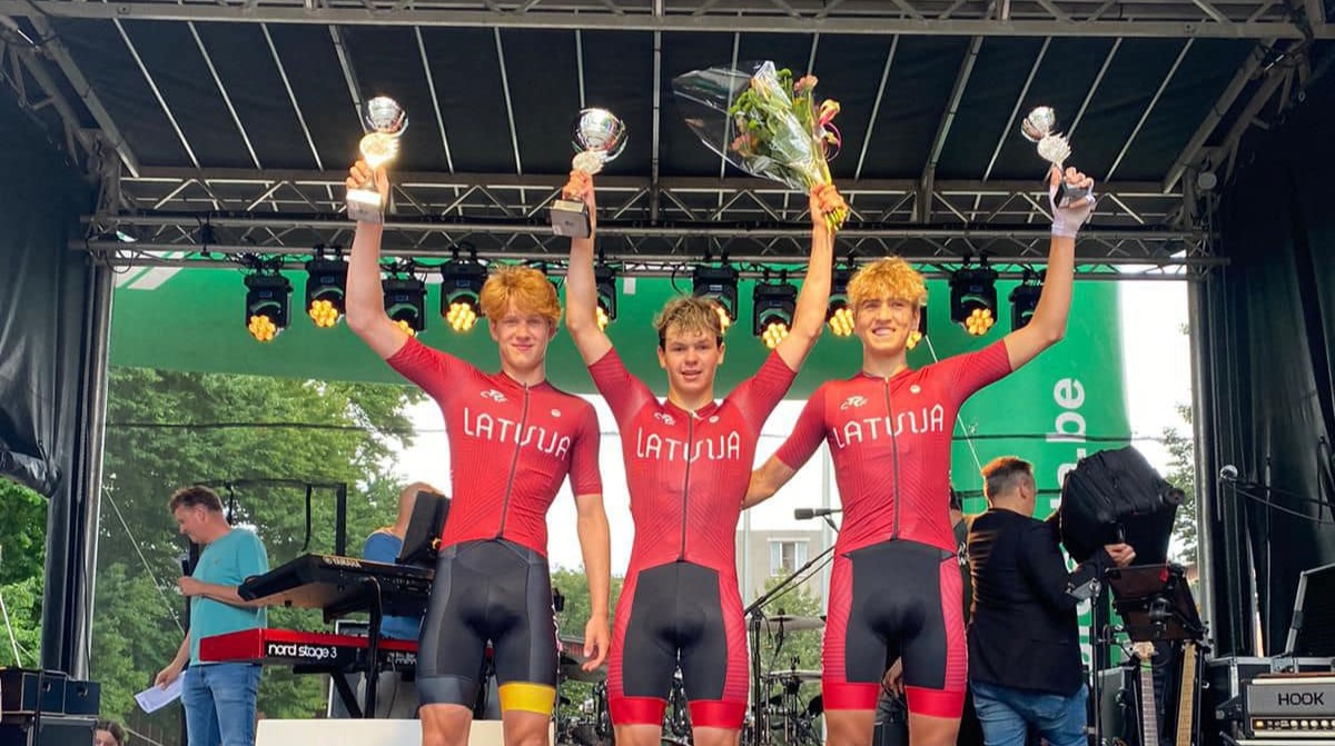 Jākobsons triumfē Beļģijā; Strādnieks uzvar etapu Tartu daudzdienā, Skrapcim finišs vadošajā grupā UCI startā