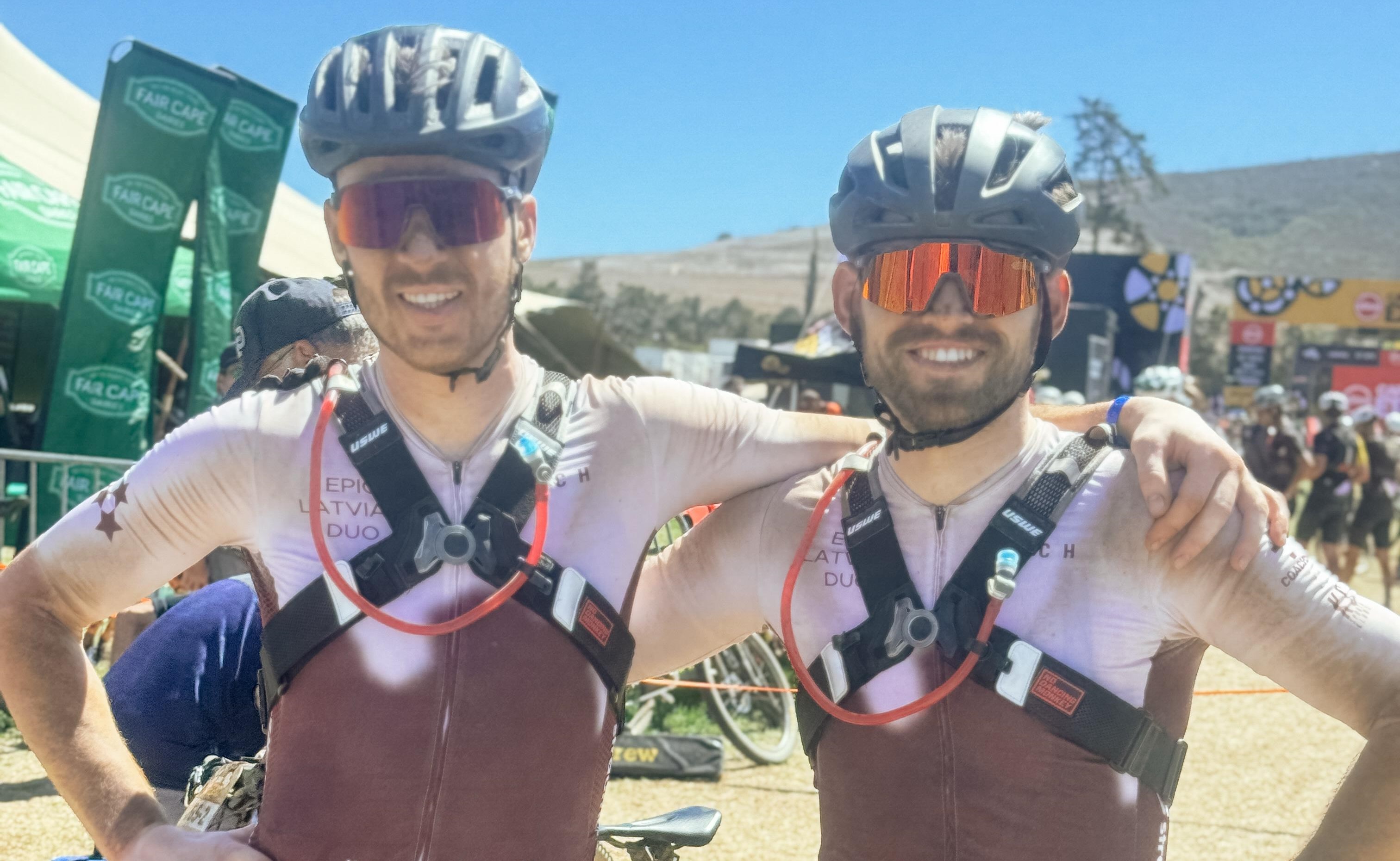Žunna un Krūmiņš “Cape Epic” trešajā posmā Open klasē finišē 42. vietā