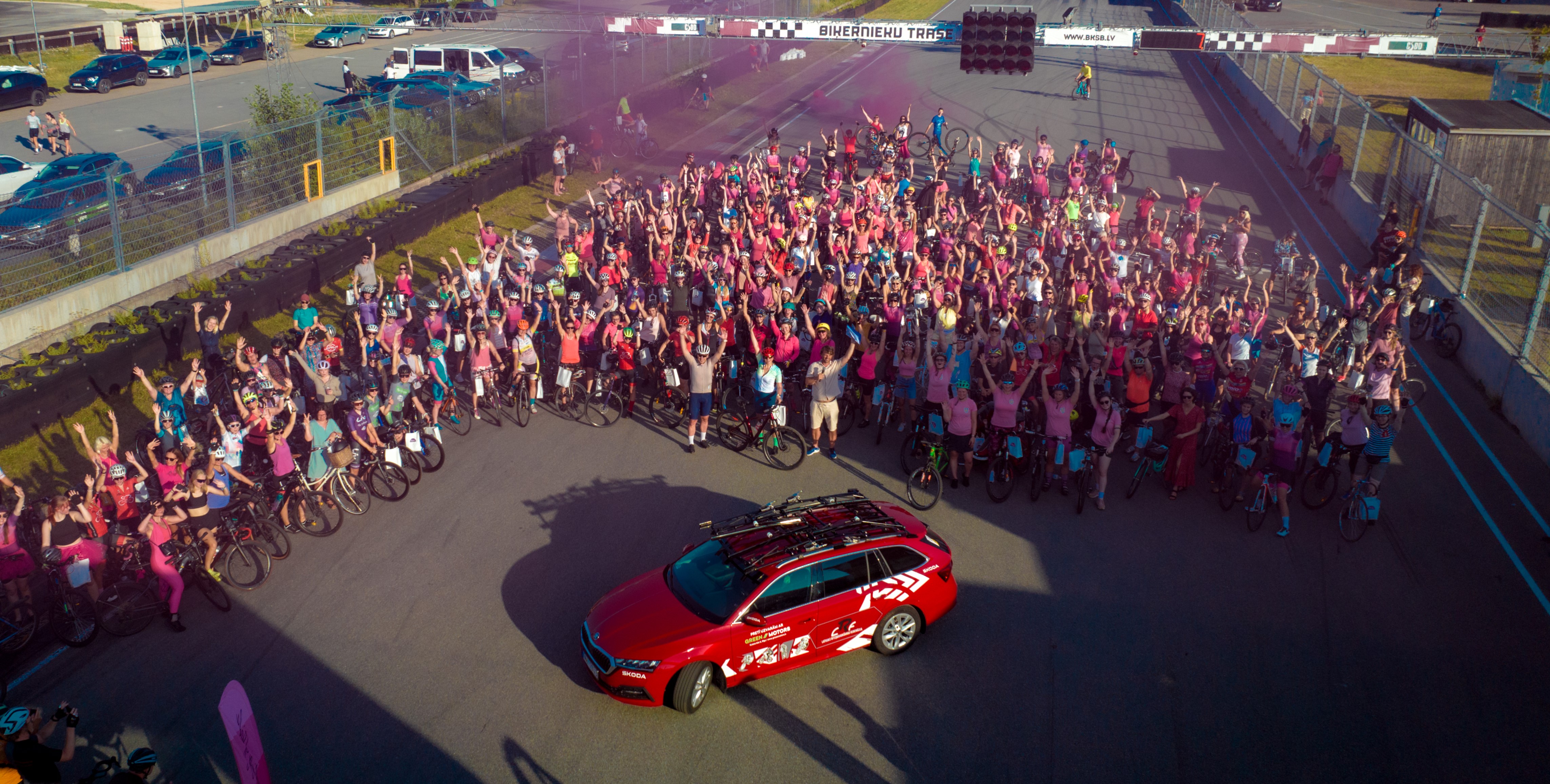 “Liv” Sieviešu velo diena un vīru grupas brauciens pulcē vairāk nekā 600 dalībnieku