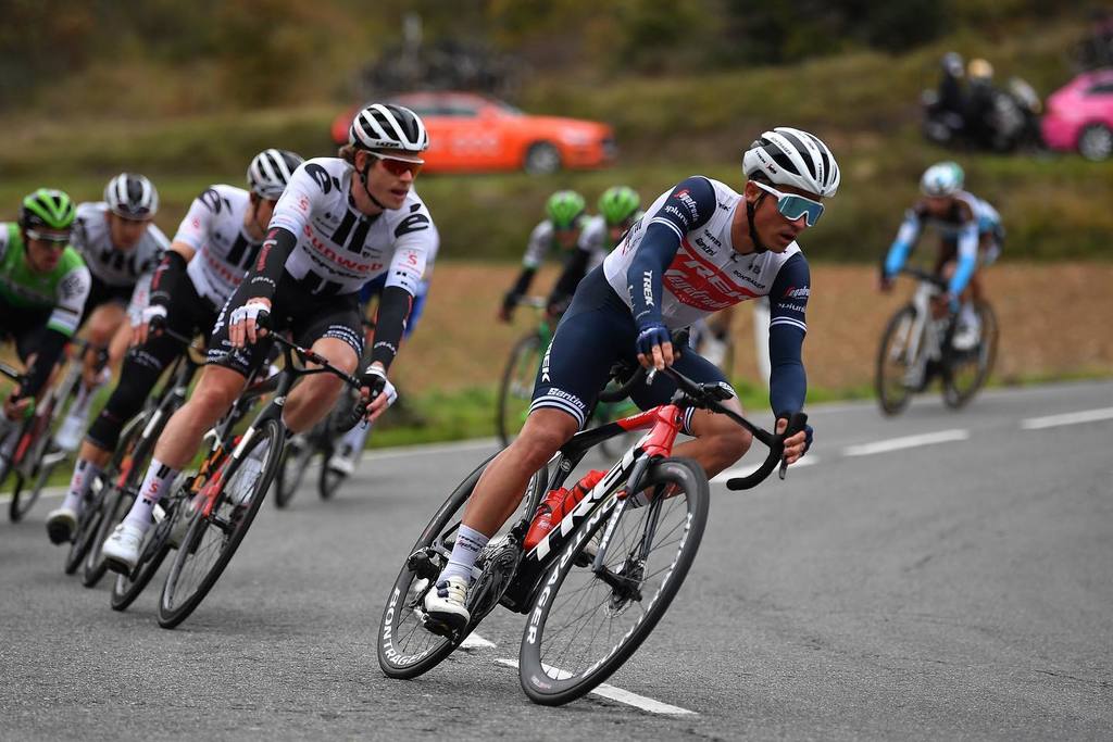 Liepiņš ar vēl vienu 13. vietu noslēdz “UAE Tour”; Skujiņam UCI punkti Francijā
